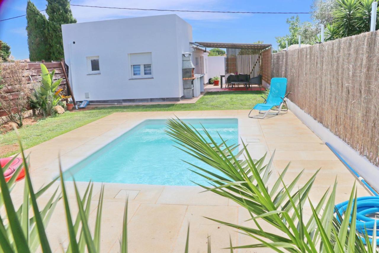Chalet Isla Azul con piscina y porche Chiclana de la Frontera Exterior foto